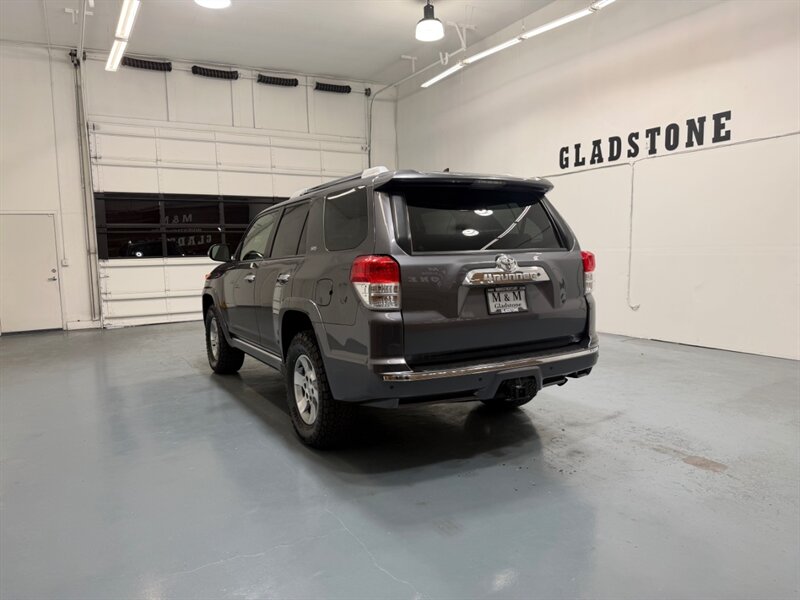 2013 Toyota 4Runner SR5 Premium 4X4 3RD ROW SEAT Leather Sunroof /Navigation & Backup Camera /BRAND NEW TIRES/ ZERO RUST - Photo 60 - Gladstone, OR 97027
