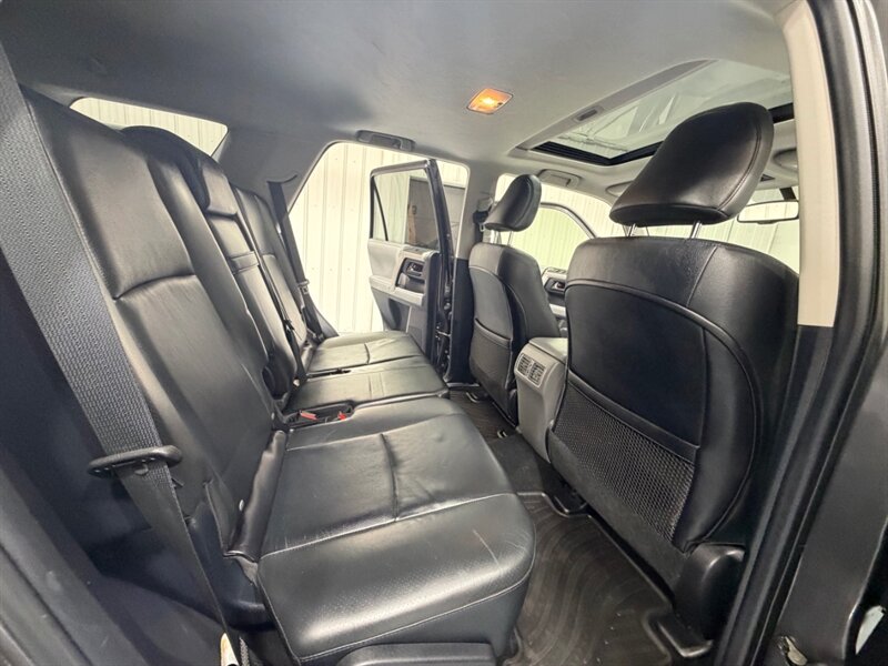 2013 Toyota 4Runner SR5 Premium 4X4 3RD ROW SEAT Leather Sunroof /Navigation & Backup Camera /BRAND NEW TIRES/ ZERO RUST - Photo 12 - Gladstone, OR 97027