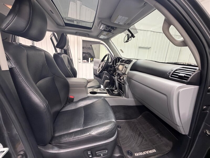 2013 Toyota 4Runner SR5 Premium 4X4 3RD ROW SEAT Leather Sunroof /Navigation & Backup Camera /BRAND NEW TIRES/ ZERO RUST - Photo 13 - Gladstone, OR 97027