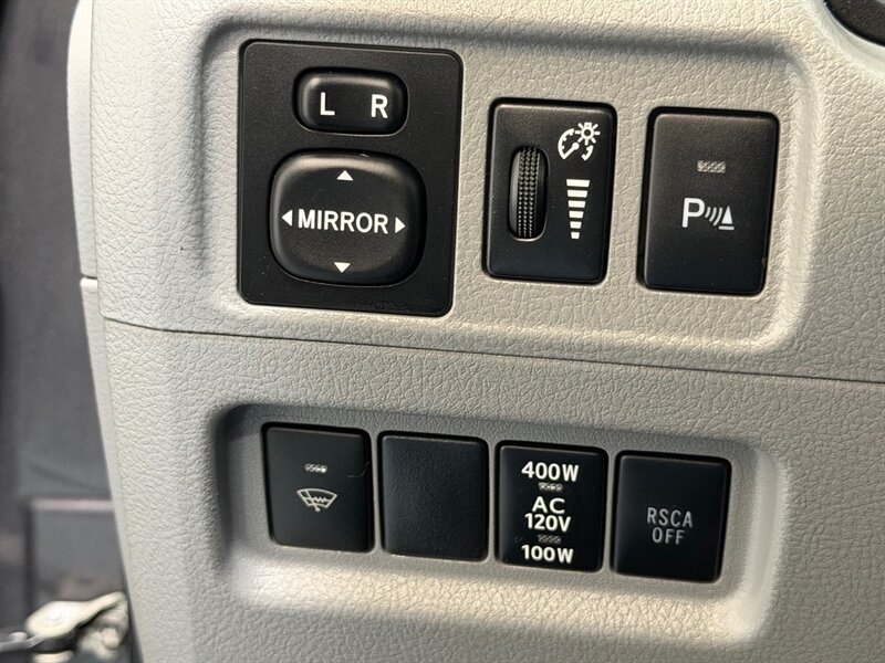 2013 Toyota 4Runner SR5 Premium 4X4 3RD ROW SEAT Leather Sunroof /Navigation & Backup Camera /BRAND NEW TIRES/ ZERO RUST - Photo 17 - Gladstone, OR 97027