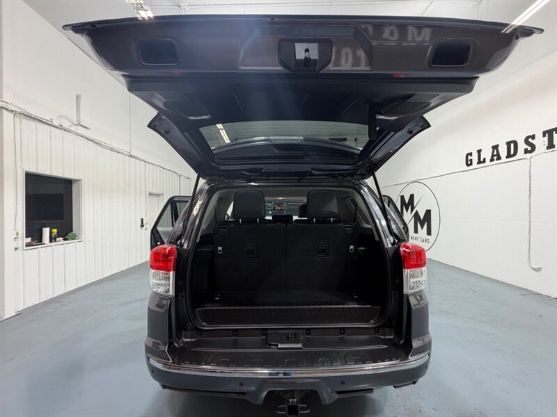 2013 Toyota 4Runner SR5 Premium 4X4 3RD ROW SEAT Leather Sunroof /Navigation & Backup Camera /BRAND NEW TIRES/ ZERO RUST - Photo 30 - Gladstone, OR 97027