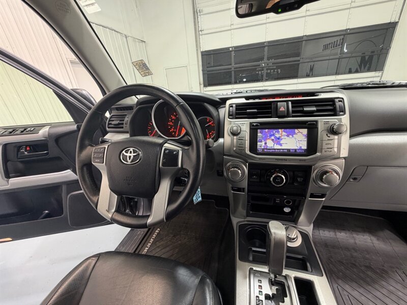 2013 Toyota 4Runner SR5 Premium 4X4 3RD ROW SEAT Leather Sunroof /Navigation & Backup Camera /BRAND NEW TIRES/ ZERO RUST - Photo 15 - Gladstone, OR 97027