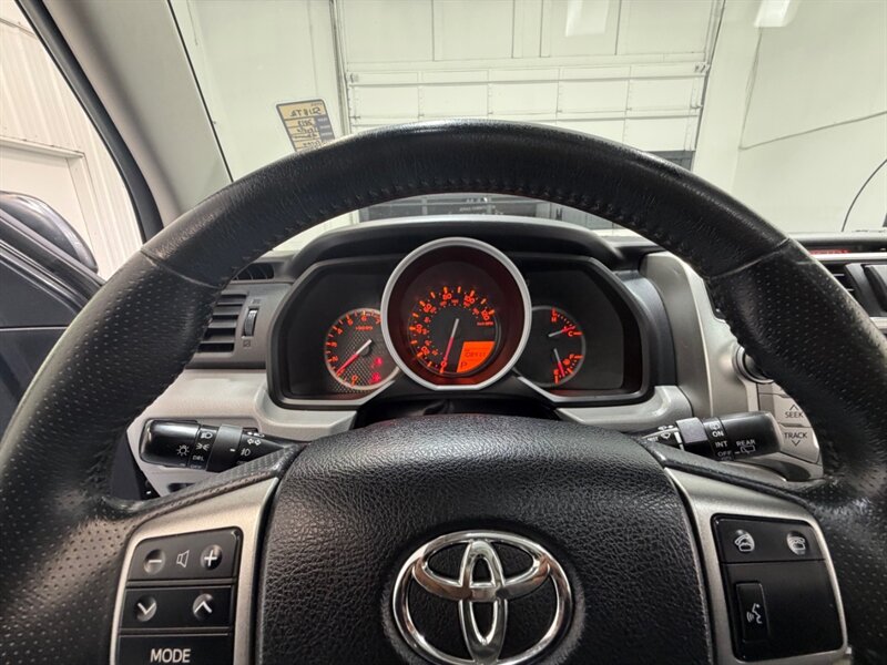 2013 Toyota 4Runner SR5 Premium 4X4 3RD ROW SEAT Leather Sunroof /Navigation & Backup Camera /BRAND NEW TIRES/ ZERO RUST - Photo 44 - Gladstone, OR 97027