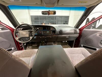 2000 Dodge Ram 2500 SLT Quad Cab 4X4 / 5.9L DIESEL / SHORT BED  / ZERO RUST / LIFTED - Photo 37 - Gladstone, OR 97027