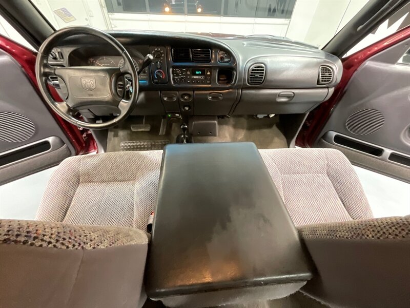 2000 Dodge Ram 2500 SLT Quad Cab 4X4 / 5.9L DIESEL / SHORT BED  / ZERO RUST / LIFTED - Photo 36 - Gladstone, OR 97027