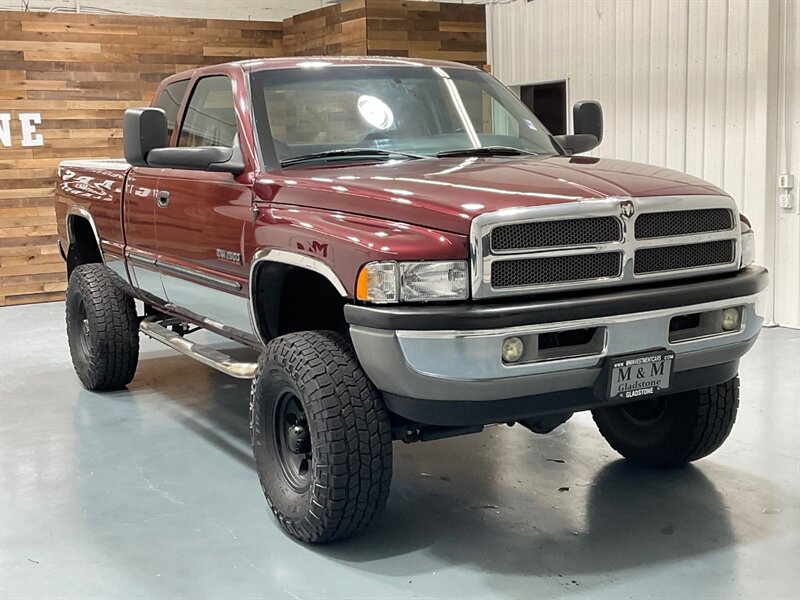 2000 Dodge Ram 2500 SLT Quad Cab 4X4 / 5.9L DIESEL / SHORT BED  / ZERO RUST / LIFTED - Photo 2 - Gladstone, OR 97027