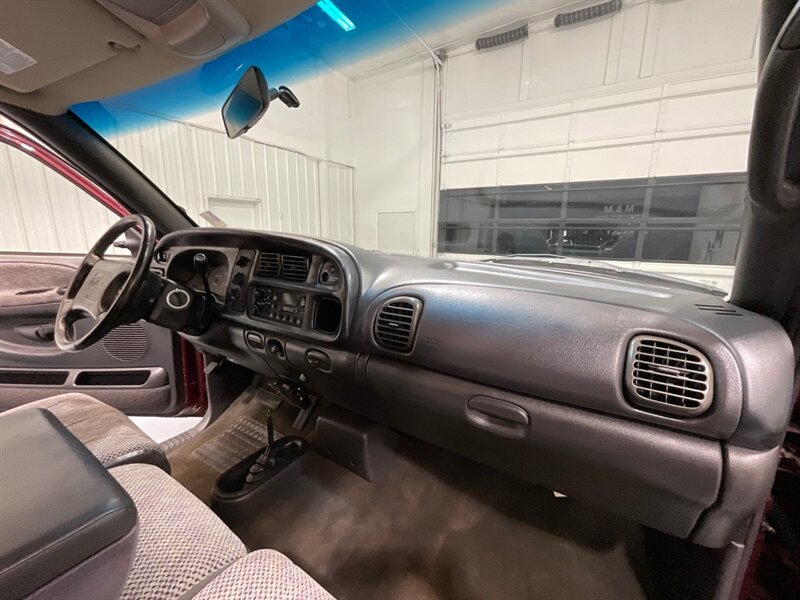 2000 Dodge Ram 2500 SLT Quad Cab 4X4 / 5.9L DIESEL / SHORT BED  / ZERO RUST / LIFTED - Photo 19 - Gladstone, OR 97027