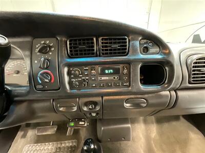 2000 Dodge Ram 2500 SLT Quad Cab 4X4 / 5.9L DIESEL / SHORT BED  / ZERO RUST / LIFTED - Photo 18 - Gladstone, OR 97027