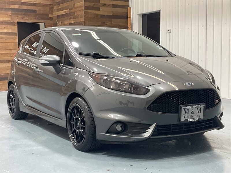 2017 Ford Fiesta ST 4dr Hatchback / 4-Cyl, EcoBoost, Turbo/6-SPEED  / LOCAL CAR / ONLY 54,000 MILES - Photo 2 - Gladstone, OR 97027