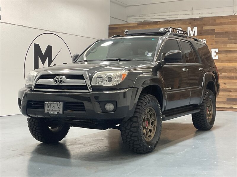 2006 Toyota 4Runner SR5 4X4 V6 / LIFTED w. NEW WHEELS & TIRES  / Central Differential Locks / Sunroof / ZERO RUST - Photo 1 - Gladstone, OR 97027
