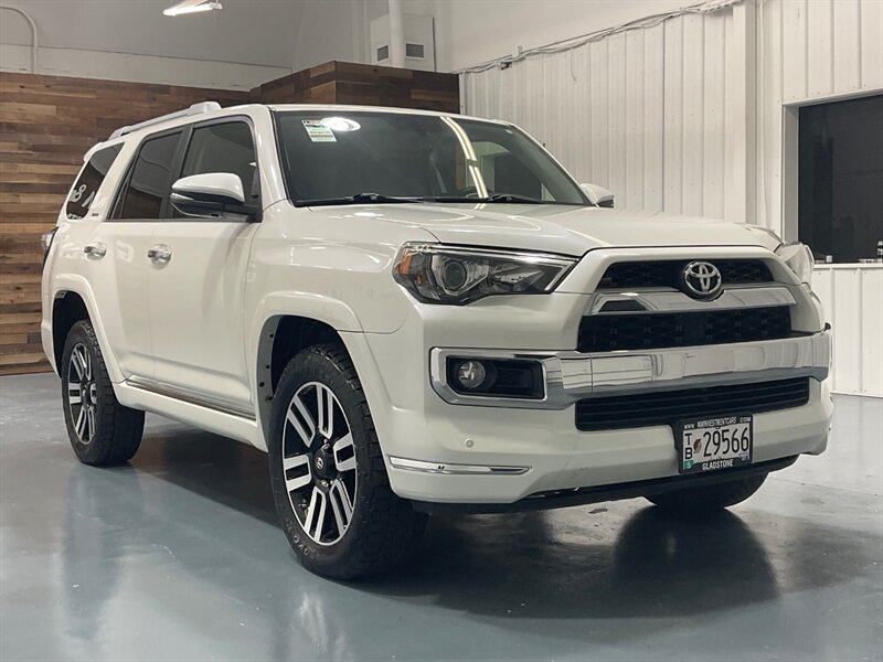 2017 Toyota 4Runner Limited Sport Utility 4.0L V6 / Leather / Sunroof  / POWER HEATED COOLED SEAT / RUST FREE - Photo 2 - Gladstone, OR 97027
