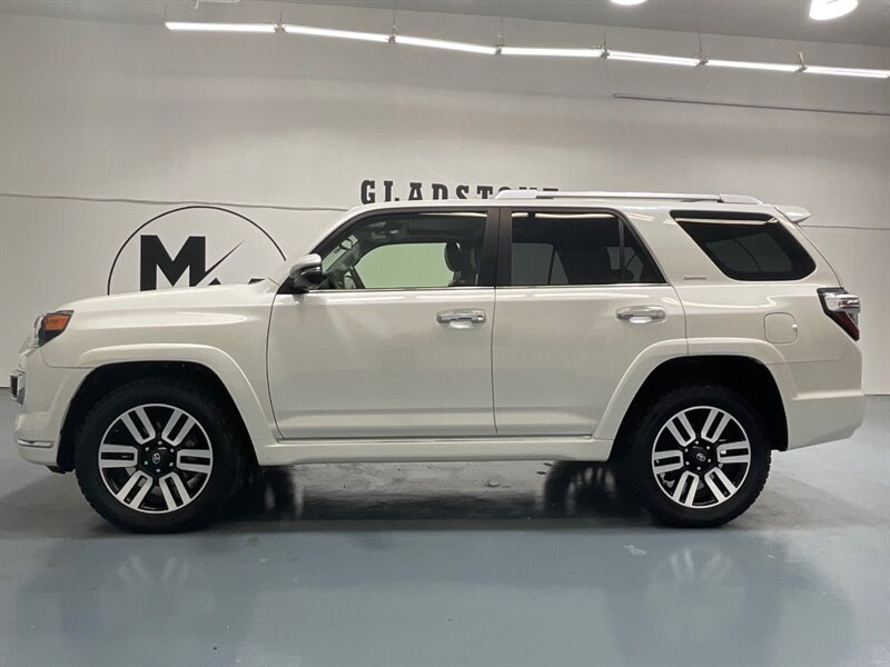 2017 Toyota 4Runner Limited Sport Utility 4.0L V6 / Leather / Sunroof  / POWER HEATED COOLED SEAT / RUST FREE - Photo 3 - Gladstone, OR 97027