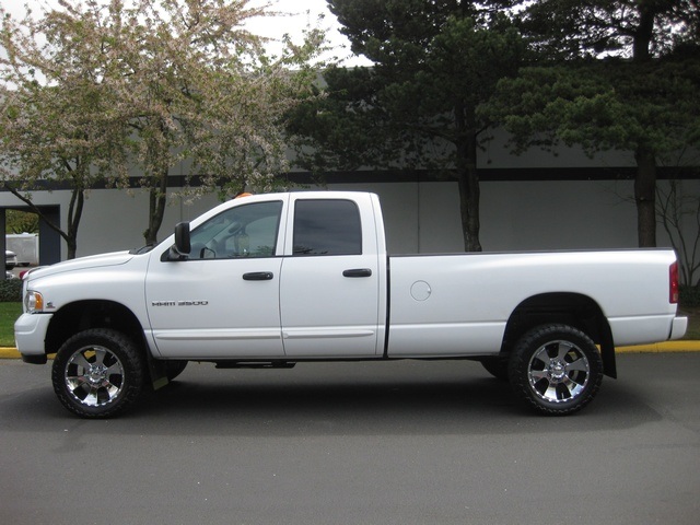 2004 Dodge Ram 3500 Laramie/ 4WD/ 5.9L Turbo Diesel/ Long Bed   - Photo 2 - Portland, OR 97217