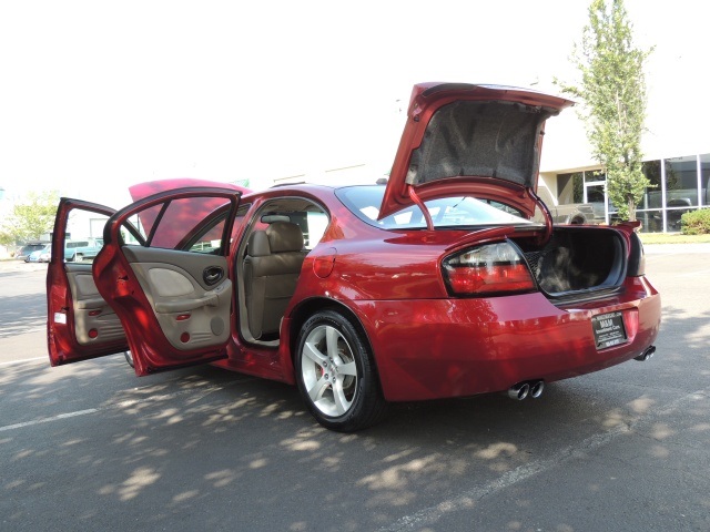 2004 Pontiac Bonneville GXP / Leather / Sunroof / Only 122K Miles   - Photo 27 - Portland, OR 97217