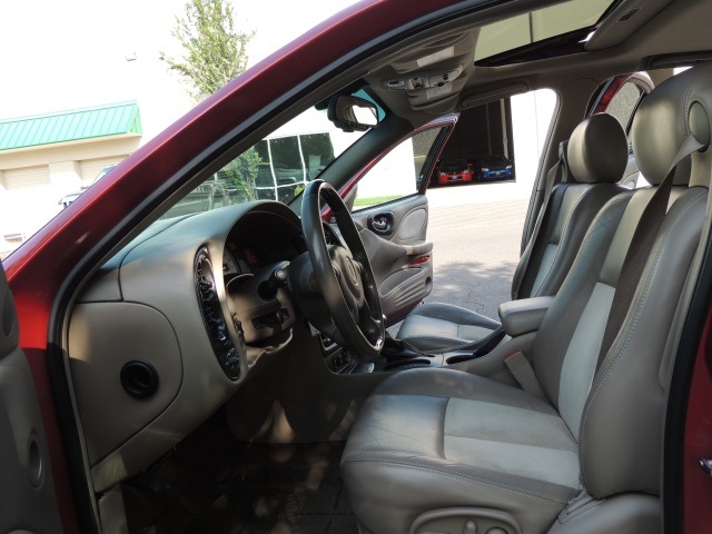 2004 Pontiac Bonneville GXP / Leather / Sunroof / Only 122K Miles   - Photo 14 - Portland, OR 97217