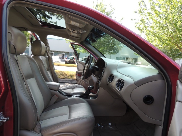 2004 Pontiac Bonneville GXP / Leather / Sunroof / Only 122K Miles   - Photo 17 - Portland, OR 97217