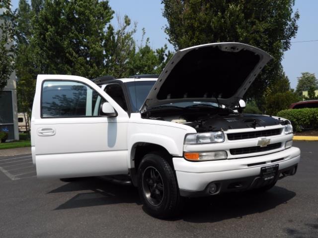 2005 Chevrolet Suburban 1500 Z71 / 4WD / Leather / DVD / Sunroof / Excel C   - Photo 58 - Portland, OR 97217