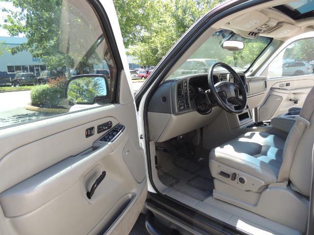 2005 Chevrolet Suburban 1500 Z71 / 4WD / Leather / DVD / Sunroof / Excel C   - Photo 11 - Portland, OR 97217