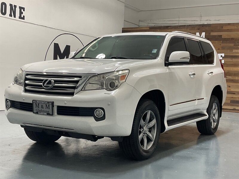 2013 Lexus GX GX460 Premium AWD / 4.6L V8 / 3RD ROW / NEW TIRES / Sunroof / Heated & Ventilated Seats / Navigation / ZERO RUST - Photo 1 - Gladstone, OR 97027