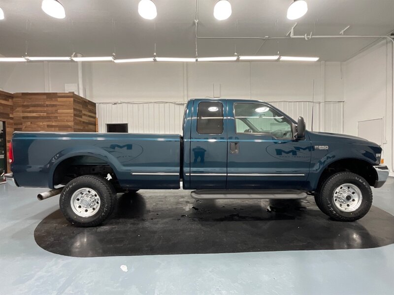 1999 Ford F-250 XLT 4X4 / 7.3L TURBO DIESEL / ONLY 74,000 MILES  / LOCAL TRUCK NO RUST - Photo 4 - Gladstone, OR 97027