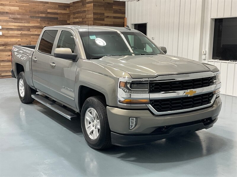 2017 Chevrolet Silverado 1500 LT Crew Cab 4X4 / 5.3L V8 / Backup Camera  /Rust Free Truck / Excel Cond - Photo 32 - Gladstone, OR 97027