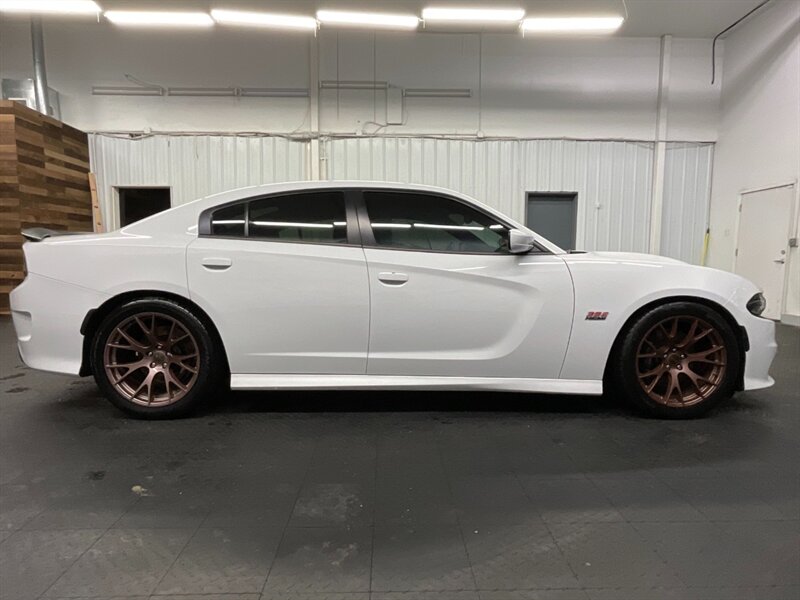 2019 Dodge Charger R/T Scat Pack Sedan / 392 / 6.4L V8 HEMI / SHARP  Backup Camera / LOCAL CAR / ONLY 32,000 MILES - Photo 4 - Gladstone, OR 97027