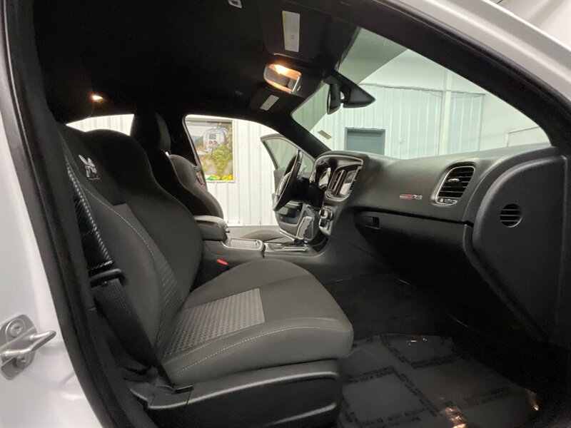 2019 Dodge Charger R/T Scat Pack Sedan / 392 / 6.4L V8 HEMI / SHARP  Backup Camera / LOCAL CAR / ONLY 32,000 MILES - Photo 17 - Gladstone, OR 97027