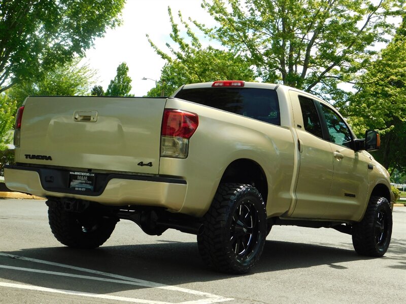 2010 Toyota Tundra SR5 Double Cab 4X4 5.7L 8Cyl / Backup Cam / LIFTED