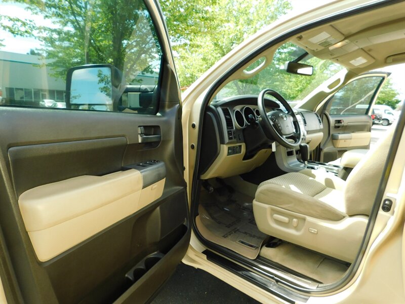 2010 Toyota Tundra SR5 Double Cab 4X4 5.7L 8Cyl / Backup Cam / LIFTED   - Photo 11 - Portland, OR 97217