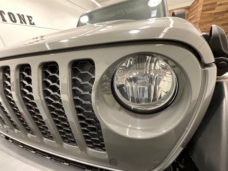 2020 Jeep Gladiator Sport 4X4 6-SPEED MANUAL NEW LIFT WHEELS TIRES  / HARD TOP / Alpine Premium Audio System/ ZERO RUST - Photo 27 - Gladstone, OR 97027