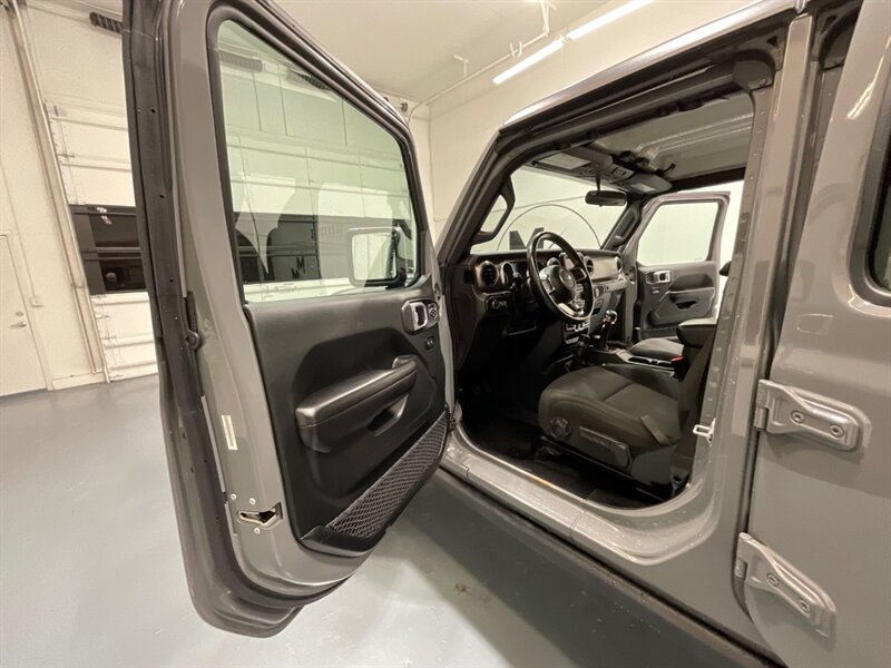 2020 Jeep Gladiator Sport 4X4 6-SPEED MANUAL NEW LIFT WHEELS TIRES  / HARD TOP / Alpine Premium Audio System/ ZERO RUST - Photo 33 - Gladstone, OR 97027
