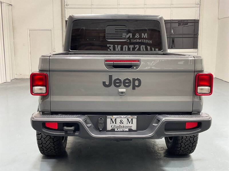 2020 Jeep Gladiator Sport 4X4 6-SPEED MANUAL NEW LIFT WHEELS TIRES  / HARD TOP / Alpine Premium Audio System/ ZERO RUST - Photo 6 - Gladstone, OR 97027