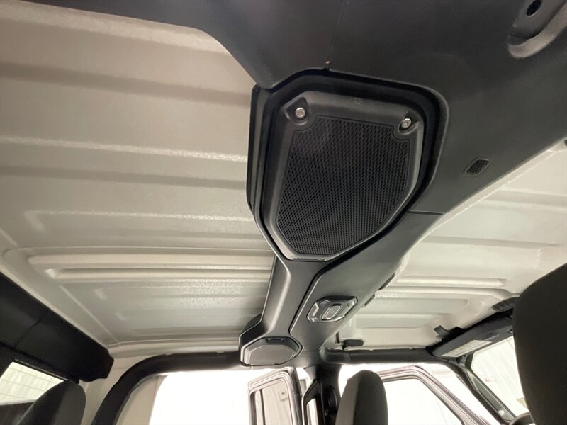 2020 Jeep Gladiator Sport Pickup 4X4 / 3.6L V6 / 6-SPEED MANUAL / HARD TOP / Alpine Premium Audio System/ ZERO RUST - Photo 47 - Gladstone, OR 97027