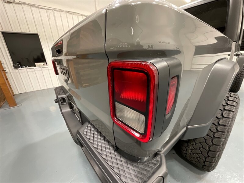 2020 Jeep Gladiator Sport 4X4 6-SPEED MANUAL NEW LIFT WHEELS TIRES  / HARD TOP / Alpine Premium Audio System/ ZERO RUST - Photo 28 - Gladstone, OR 97027