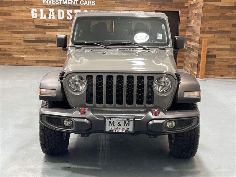 2020 Jeep Gladiator Sport Pickup 4X4 / 3.6L V6 / 6-SPEED MANUAL / HARD TOP / Alpine Premium Audio System/ ZERO RUST - Photo 5 - Gladstone, OR 97027