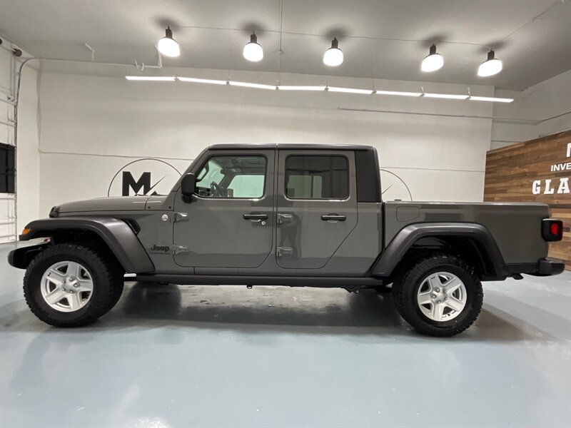 2020 Jeep Gladiator Sport Pickup 4X4 / 3.6L V6 / 6-SPEED MANUAL / HARD TOP / Alpine Premium Audio System/ ZERO RUST - Photo 3 - Gladstone, OR 97027