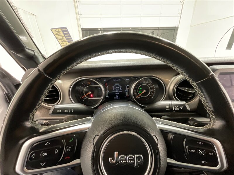 2020 Jeep Gladiator Sport Pickup 4X4 / 3.6L V6 / 6-SPEED MANUAL / HARD TOP / Alpine Premium Audio System/ ZERO RUST - Photo 41 - Gladstone, OR 97027
