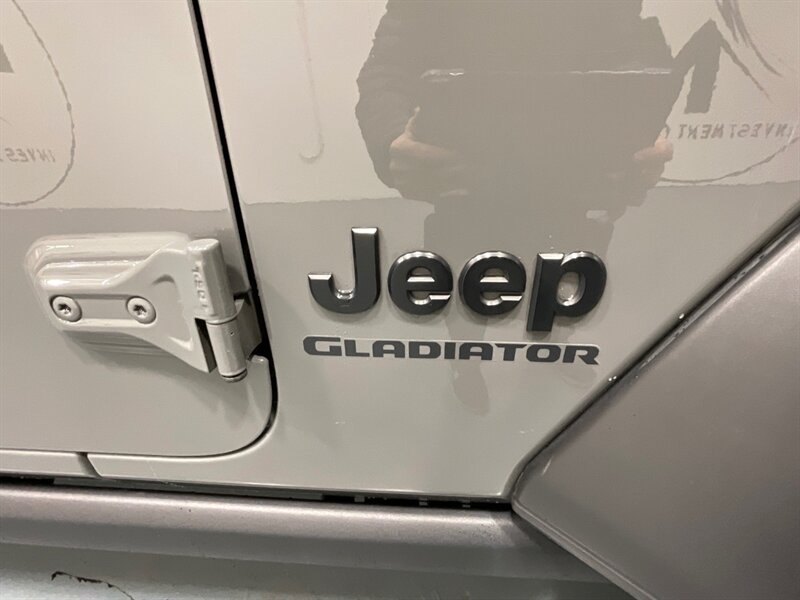 2020 Jeep Gladiator Sport 4X4 6-SPEED MANUAL NEW LIFT WHEELS TIRES  / HARD TOP / Alpine Premium Audio System/ ZERO RUST - Photo 31 - Gladstone, OR 97027