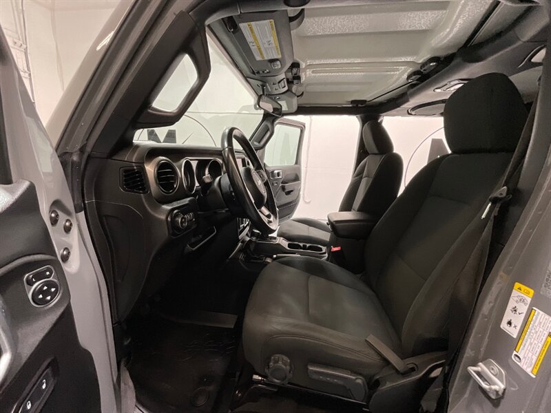 2020 Jeep Gladiator Sport 4X4 6-SPEED MANUAL NEW LIFT WHEELS TIRES  / HARD TOP / Alpine Premium Audio System/ ZERO RUST - Photo 11 - Gladstone, OR 97027