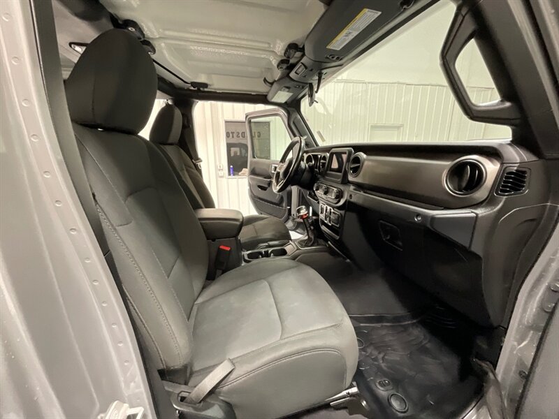 2020 Jeep Gladiator Sport 4X4 6-SPEED MANUAL NEW LIFT WHEELS TIRES  / HARD TOP / Alpine Premium Audio System/ ZERO RUST - Photo 14 - Gladstone, OR 97027