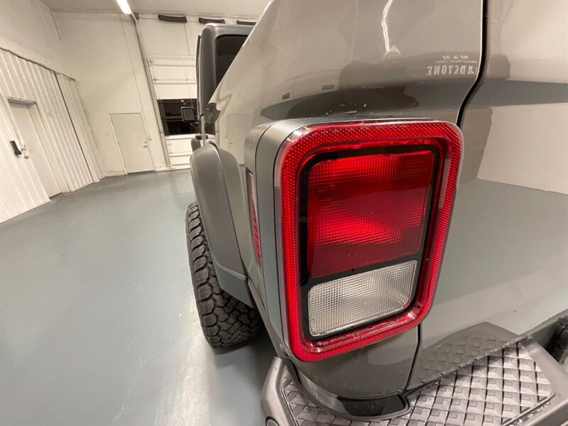 2020 Jeep Gladiator Sport 4X4 6-SPEED MANUAL NEW LIFT WHEELS TIRES  / HARD TOP / Alpine Premium Audio System/ ZERO RUST - Photo 29 - Gladstone, OR 97027