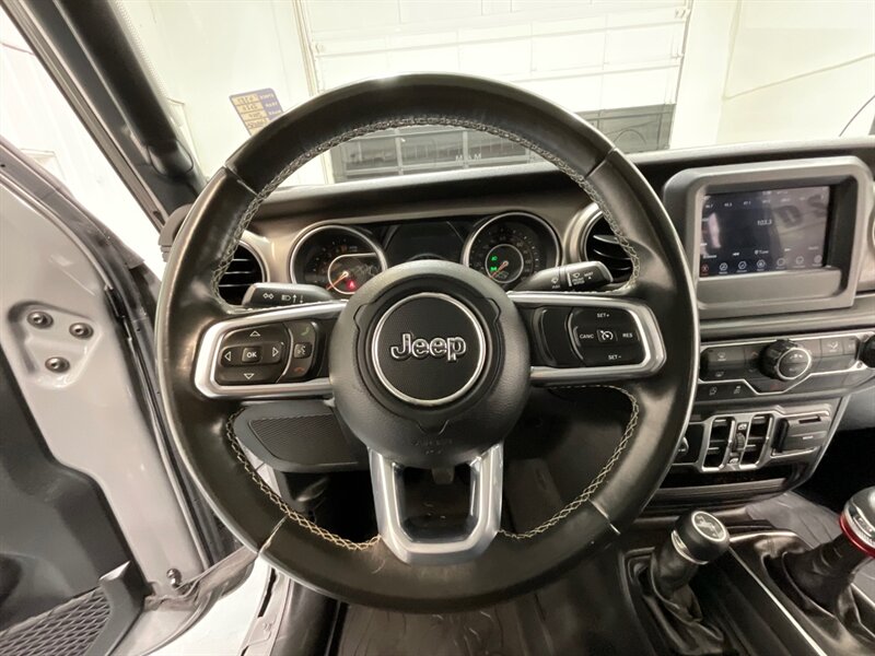 2020 Jeep Gladiator Sport 4X4 6-SPEED MANUAL NEW LIFT WHEELS TIRES  / HARD TOP / Alpine Premium Audio System/ ZERO RUST - Photo 20 - Gladstone, OR 97027