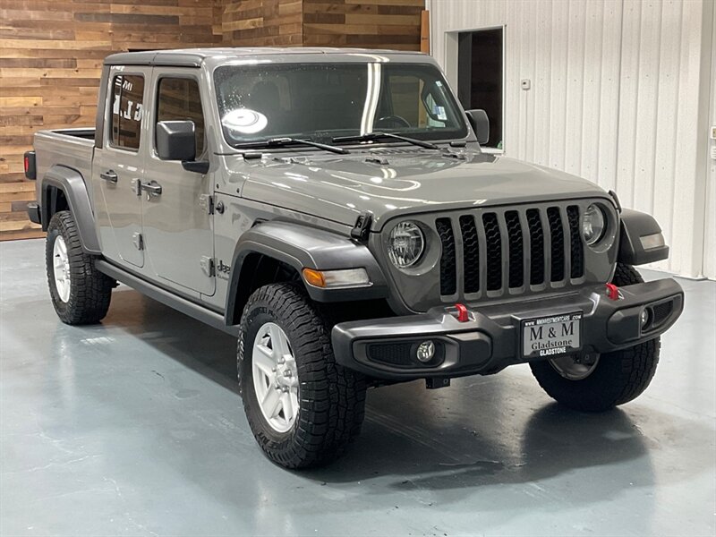 2020 Jeep Gladiator Sport Pickup 4X4 / 3.6L V6 / 6-SPEED MANUAL / HARD TOP / Alpine Premium Audio System/ ZERO RUST - Photo 59 - Gladstone, OR 97027