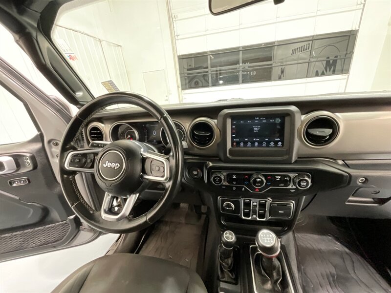 2020 Jeep Gladiator Sport Pickup 4X4 / 3.6L V6 / 6-SPEED MANUAL / HARD TOP / Alpine Premium Audio System/ ZERO RUST - Photo 40 - Gladstone, OR 97027