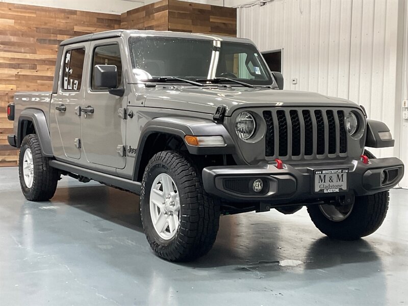 2020 Jeep Gladiator Sport Pickup 4X4 / 3.6L V6 / 6-SPEED MANUAL  / HARD TOP / Alpine Premium Audio System/ ZERO RUST