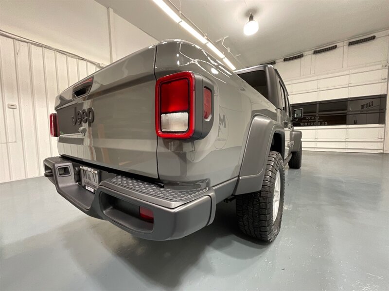 2020 Jeep Gladiator Sport Pickup 4X4 / 3.6L V6 / 6-SPEED MANUAL / HARD TOP / Alpine Premium Audio System/ ZERO RUST - Photo 53 - Gladstone, OR 97027