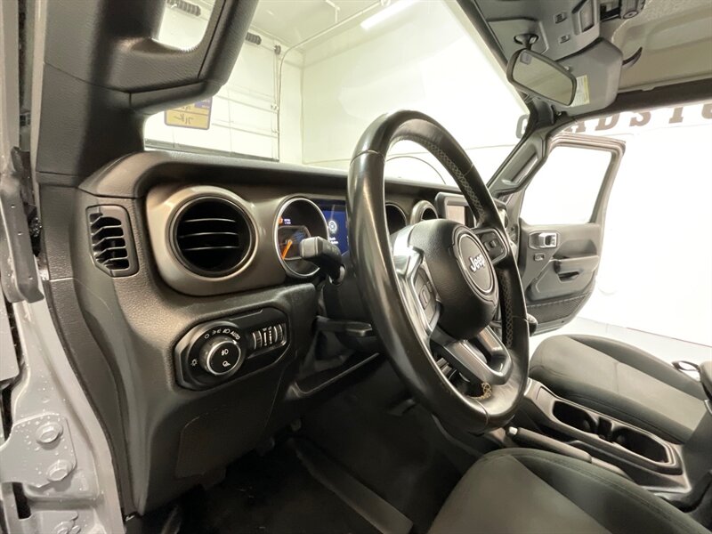 2020 Jeep Gladiator Sport 4X4 6-SPEED MANUAL NEW LIFT WHEELS TIRES  / HARD TOP / Alpine Premium Audio System/ ZERO RUST - Photo 44 - Gladstone, OR 97027