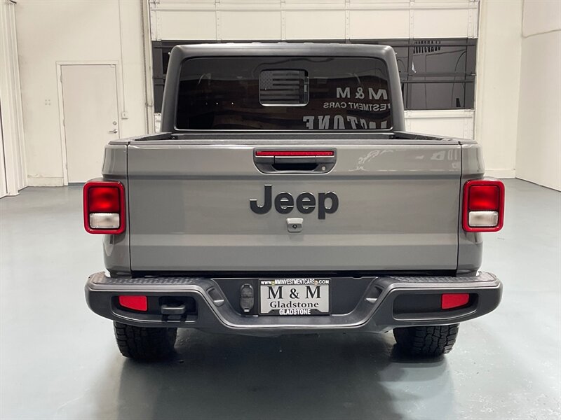 2020 Jeep Gladiator Sport Pickup 4X4 / 3.6L V6 / 6-SPEED MANUAL / HARD TOP / Alpine Premium Audio System/ ZERO RUST - Photo 6 - Gladstone, OR 97027