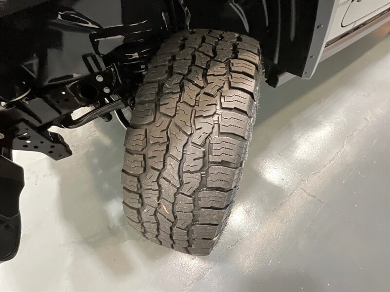 2020 Jeep Gladiator Sport Pickup 4X4 / 3.6L V6 / 6-SPEED MANUAL / HARD TOP / Alpine Premium Audio System/ ZERO RUST - Photo 24 - Gladstone, OR 97027