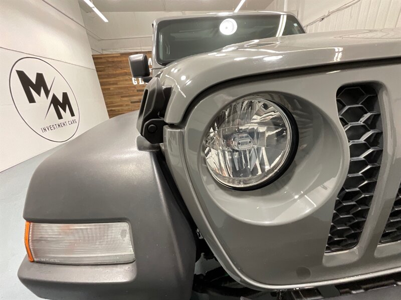 2020 Jeep Gladiator Sport 4X4 6-SPEED MANUAL NEW LIFT WHEELS TIRES  / HARD TOP / Alpine Premium Audio System/ ZERO RUST - Photo 26 - Gladstone, OR 97027